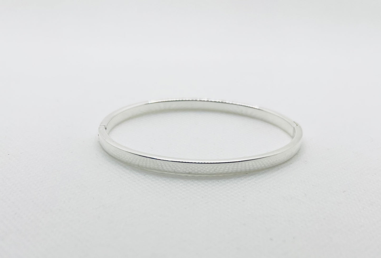 Oval solid bracelet in 925 silver