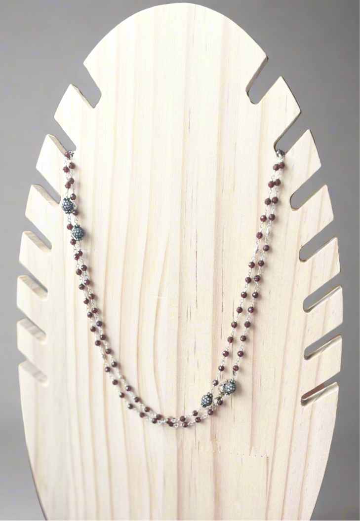 Dark red beads necklace in 925 silver