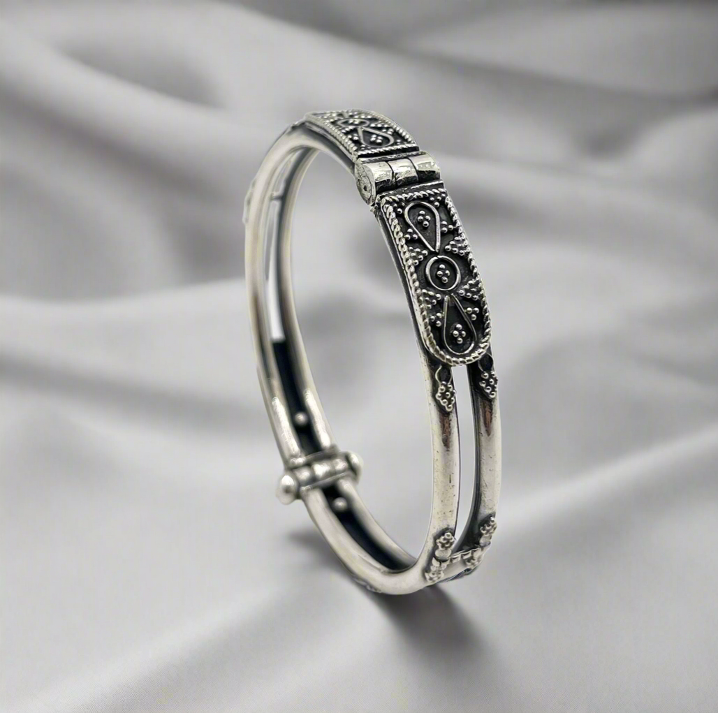 Antique 925 silver bangle