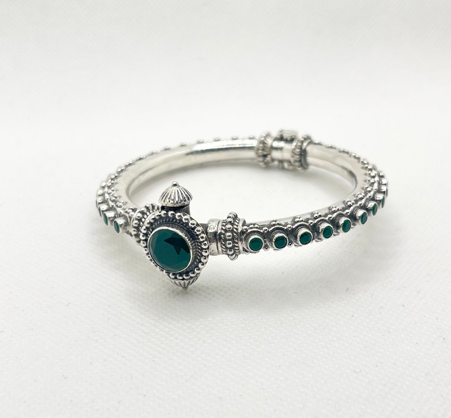 Antique stone bangle in 925 silver